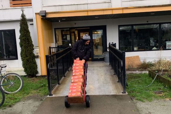 Distributing Fresh Mandarin Oranges Door by Door